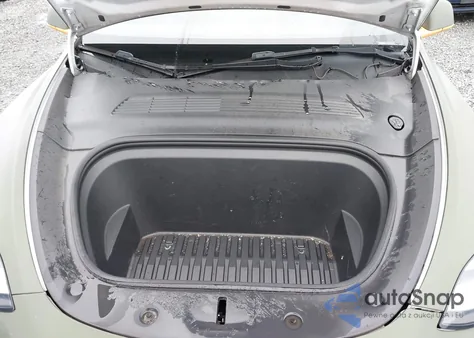 2021 Tesla Model Y Long Range Dual Motor All-Wheel Drive z USA, uszkodzony, nr VIN 5YJYGAEE5MF217169